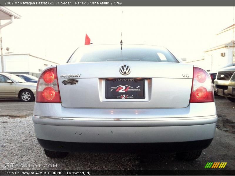 Reflex Silver Metallic / Grey 2002 Volkswagen Passat GLS V6 Sedan