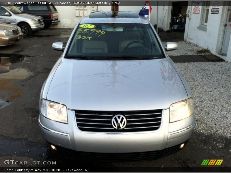 Reflex Silver Metallic / Grey 2002 Volkswagen Passat GLS V6 Sedan