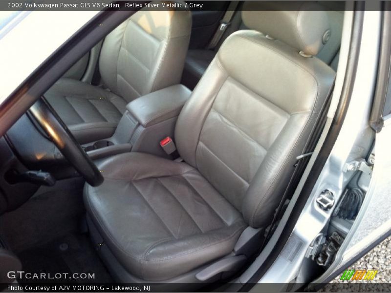 Reflex Silver Metallic / Grey 2002 Volkswagen Passat GLS V6 Sedan