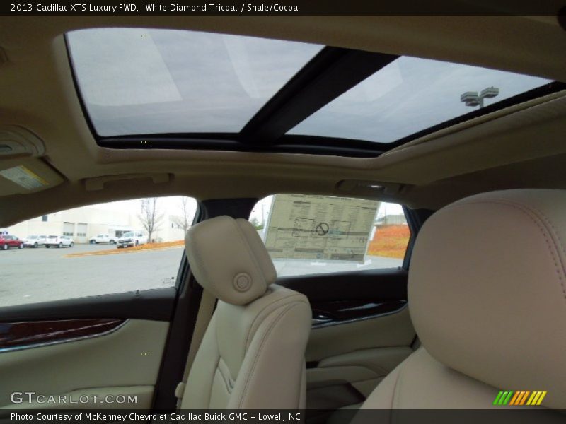 White Diamond Tricoat / Shale/Cocoa 2013 Cadillac XTS Luxury FWD