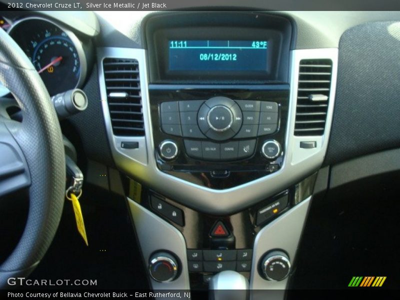 Silver Ice Metallic / Jet Black 2012 Chevrolet Cruze LT