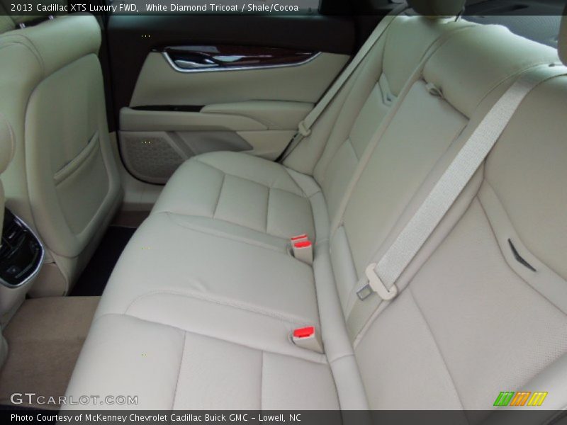 White Diamond Tricoat / Shale/Cocoa 2013 Cadillac XTS Luxury FWD