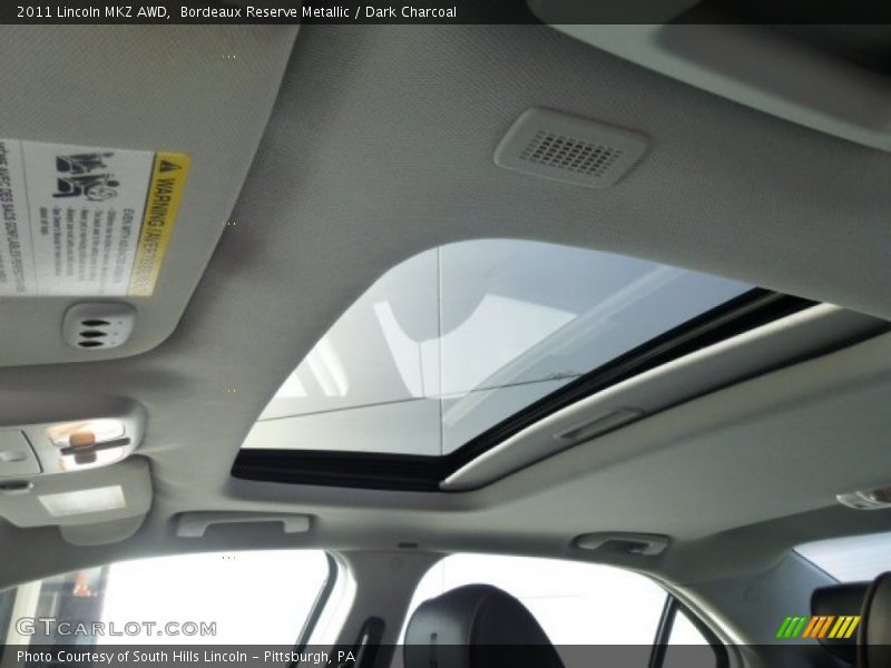 Bordeaux Reserve Metallic / Dark Charcoal 2011 Lincoln MKZ AWD