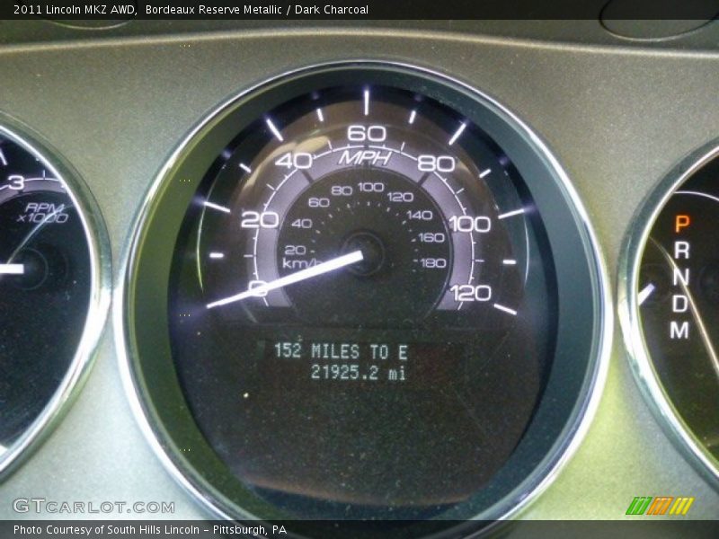 Bordeaux Reserve Metallic / Dark Charcoal 2011 Lincoln MKZ AWD