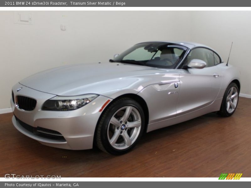 Front 3/4 View of 2011 Z4 sDrive30i Roadster