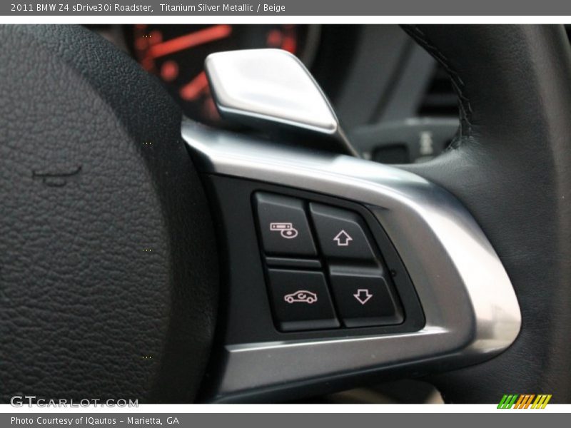 Controls of 2011 Z4 sDrive30i Roadster