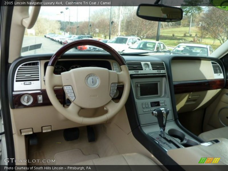 Cashmere Tri Coat / Camel 2005 Lincoln Navigator Luxury 4x4