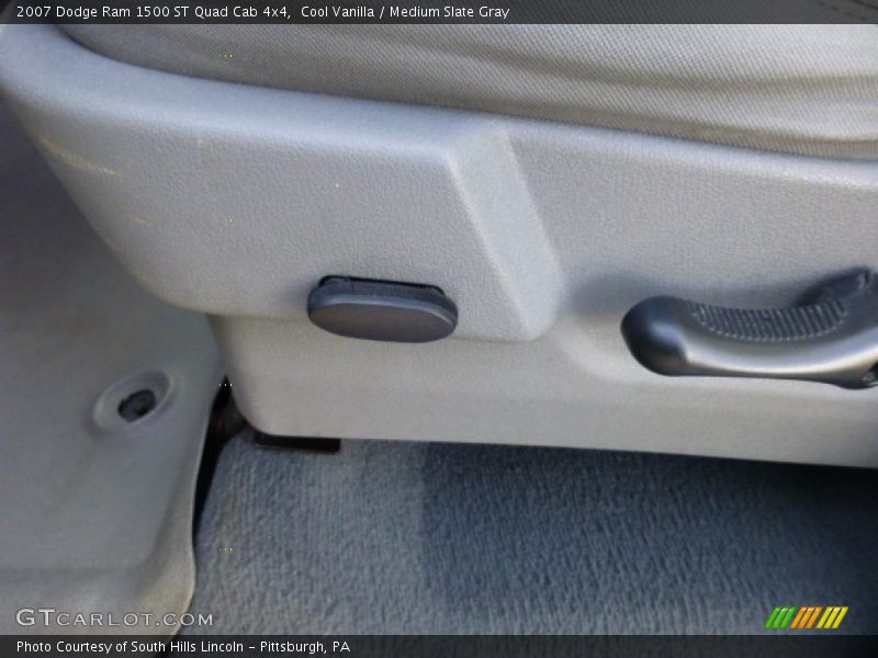 Cool Vanilla / Medium Slate Gray 2007 Dodge Ram 1500 ST Quad Cab 4x4