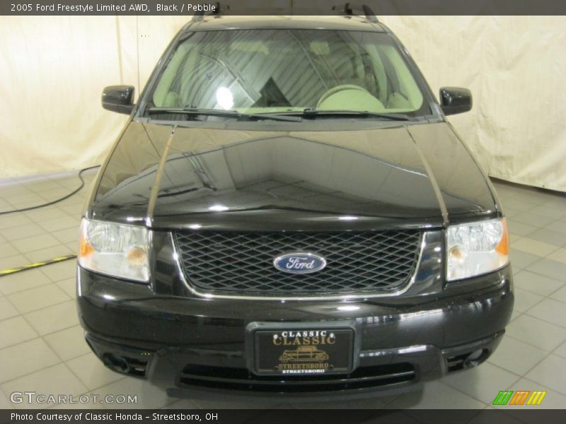Black / Pebble 2005 Ford Freestyle Limited AWD