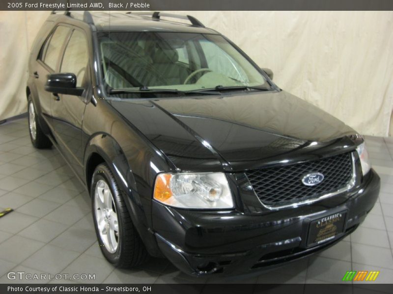Black / Pebble 2005 Ford Freestyle Limited AWD