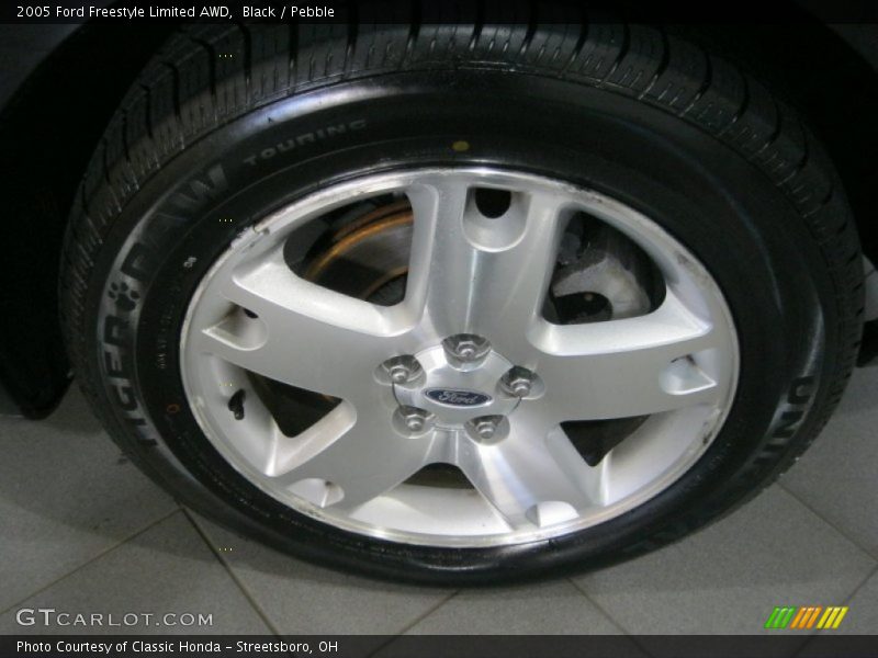 Black / Pebble 2005 Ford Freestyle Limited AWD
