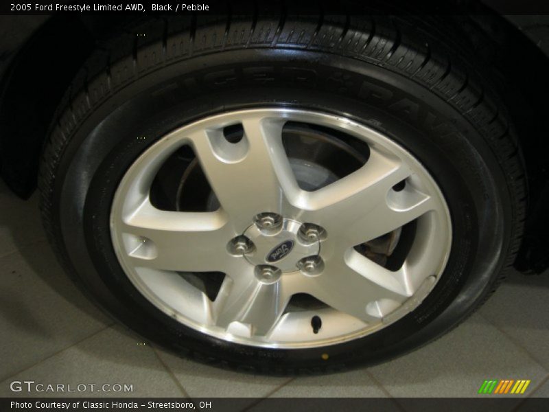 Black / Pebble 2005 Ford Freestyle Limited AWD