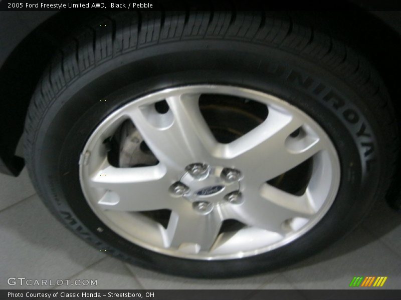 Black / Pebble 2005 Ford Freestyle Limited AWD