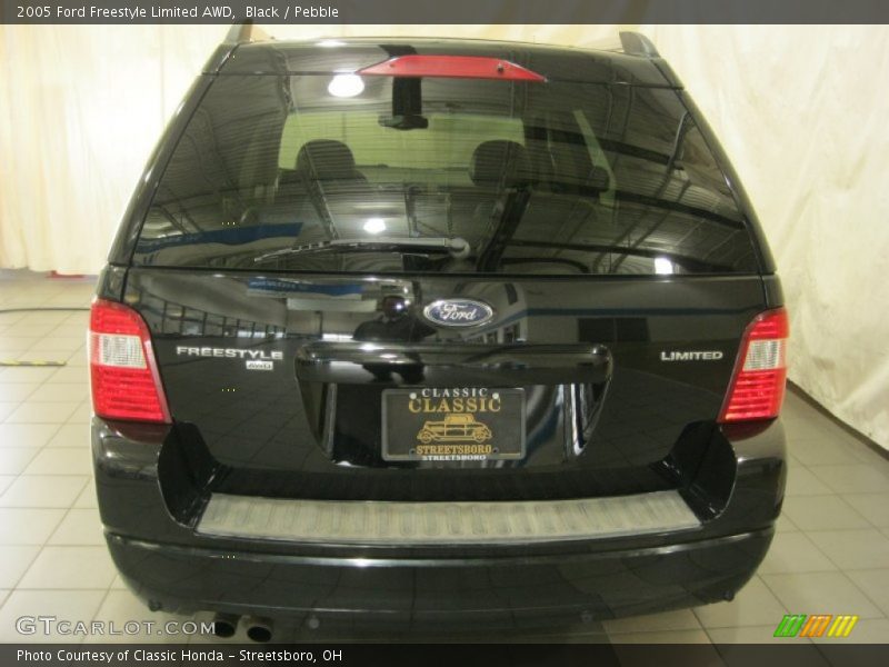 Black / Pebble 2005 Ford Freestyle Limited AWD