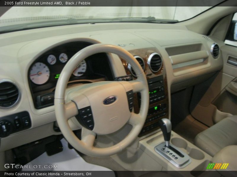 Black / Pebble 2005 Ford Freestyle Limited AWD