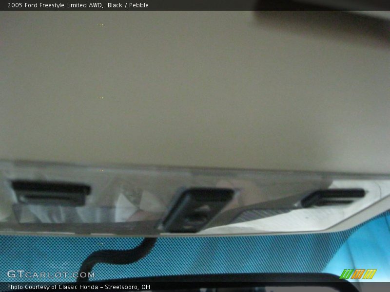 Black / Pebble 2005 Ford Freestyle Limited AWD