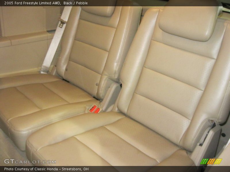Black / Pebble 2005 Ford Freestyle Limited AWD