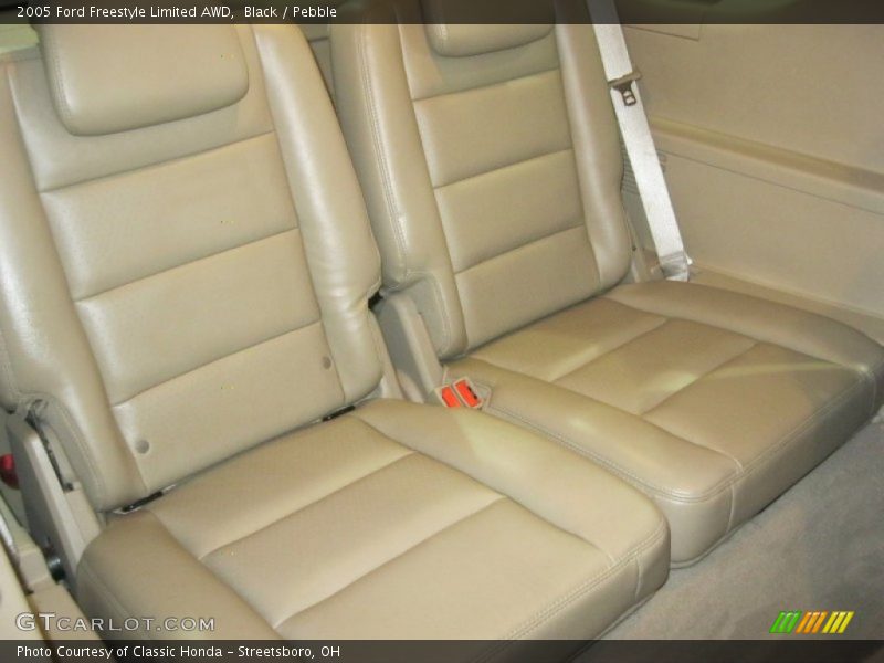 Black / Pebble 2005 Ford Freestyle Limited AWD