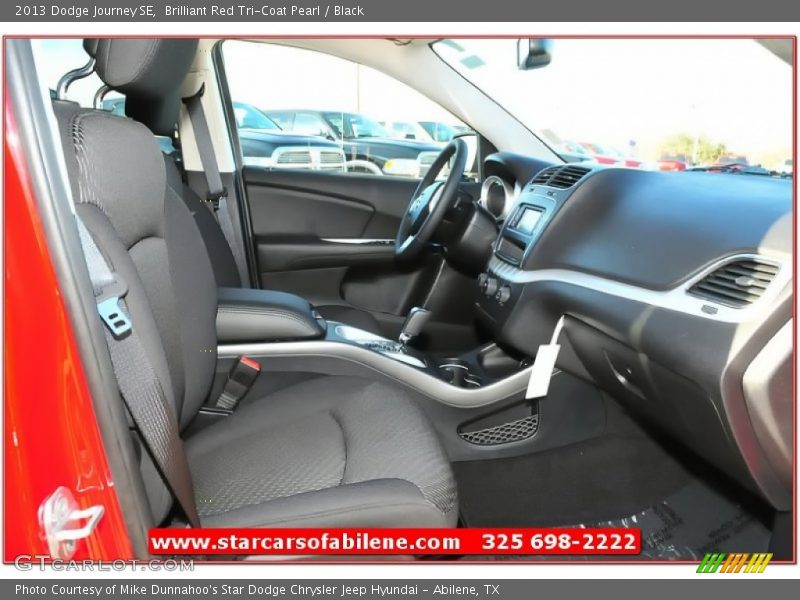 Brilliant Red Tri-Coat Pearl / Black 2013 Dodge Journey SE