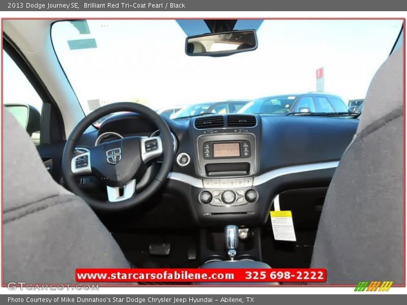 Brilliant Red Tri-Coat Pearl / Black 2013 Dodge Journey SE