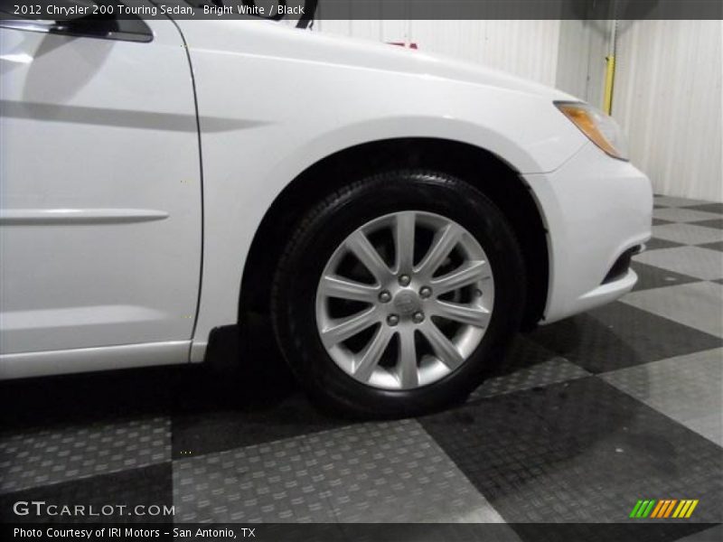 Bright White / Black 2012 Chrysler 200 Touring Sedan