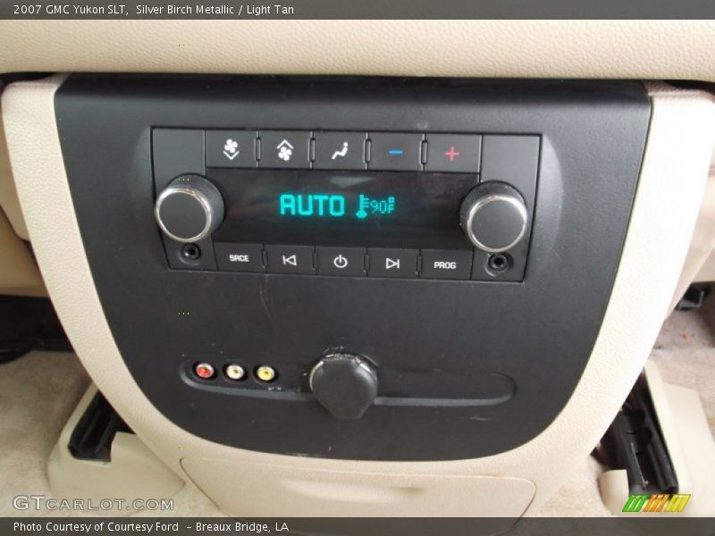 Silver Birch Metallic / Light Tan 2007 GMC Yukon SLT