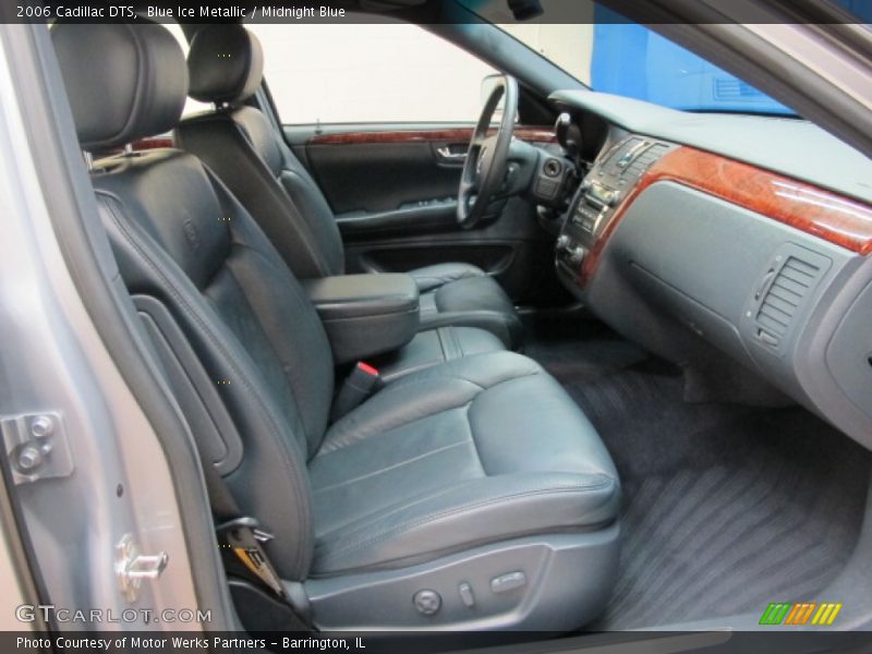 Blue Ice Metallic / Midnight Blue 2006 Cadillac DTS