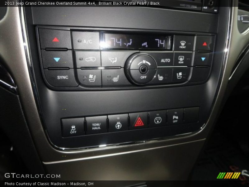 Brilliant Black Crystal Pearl / Black 2013 Jeep Grand Cherokee Overland Summit 4x4