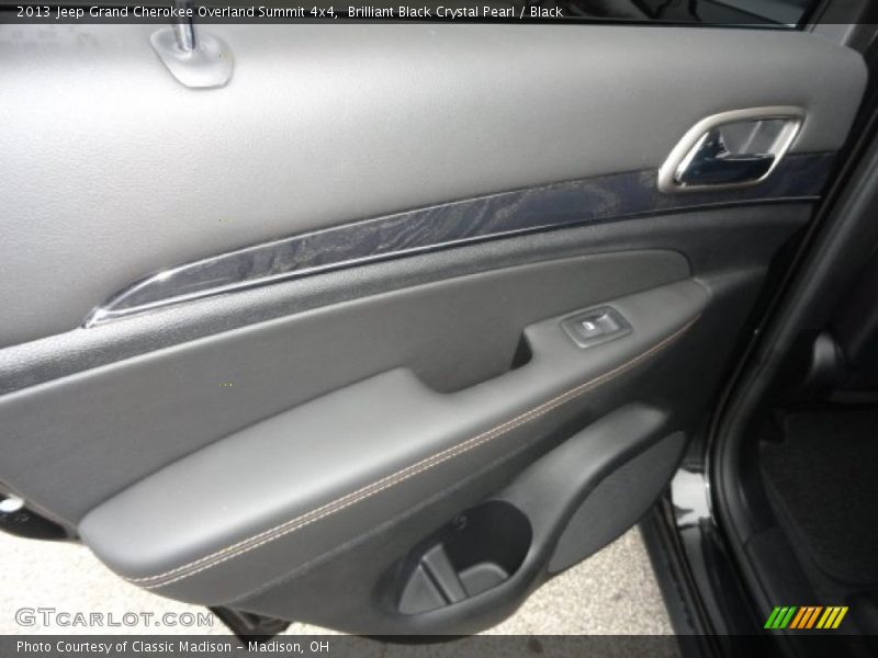 Brilliant Black Crystal Pearl / Black 2013 Jeep Grand Cherokee Overland Summit 4x4
