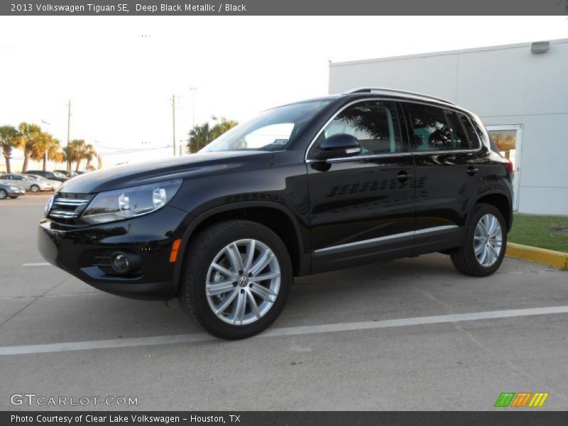 Deep Black Metallic / Black 2013 Volkswagen Tiguan SE