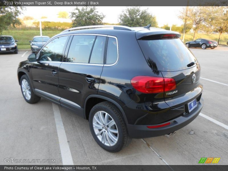 Deep Black Metallic / Black 2013 Volkswagen Tiguan SE