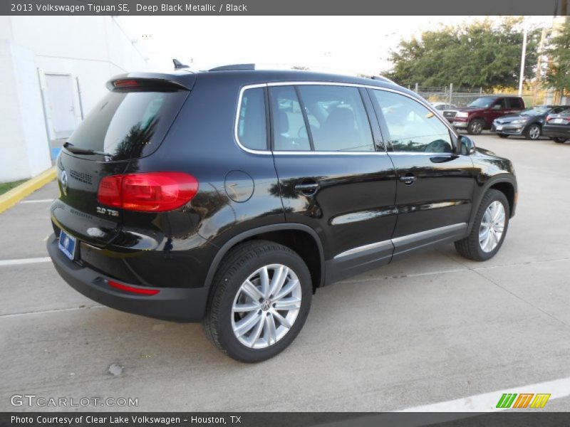 Deep Black Metallic / Black 2013 Volkswagen Tiguan SE