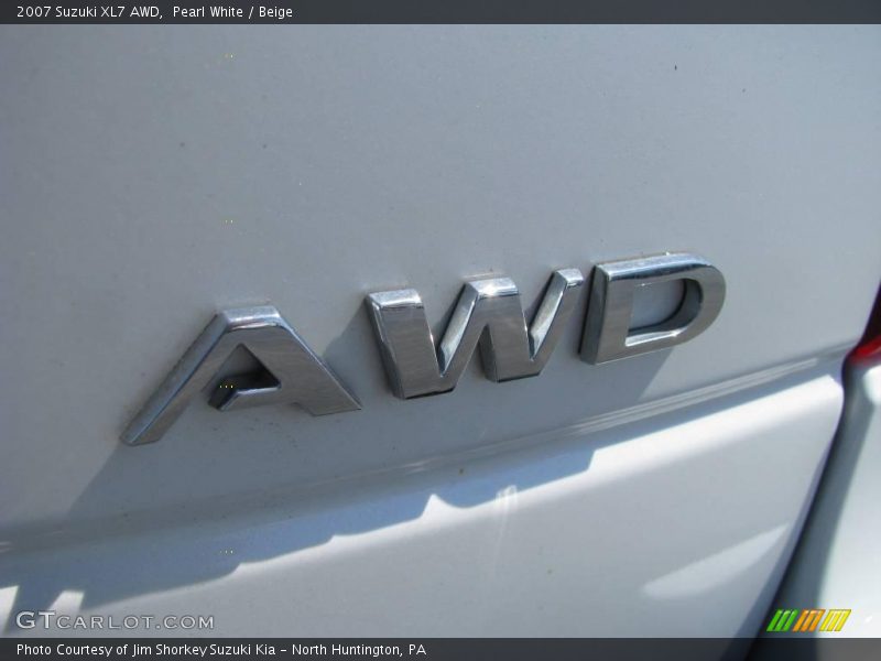 Pearl White / Beige 2007 Suzuki XL7 AWD
