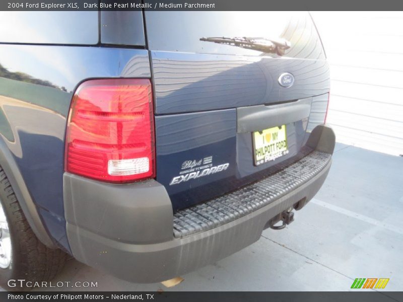 Dark Blue Pearl Metallic / Medium Parchment 2004 Ford Explorer XLS