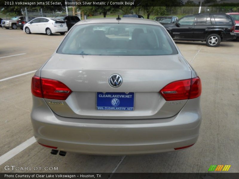 Moonrock Silver Metallic / Cornsilk Beige 2013 Volkswagen Jetta SE Sedan