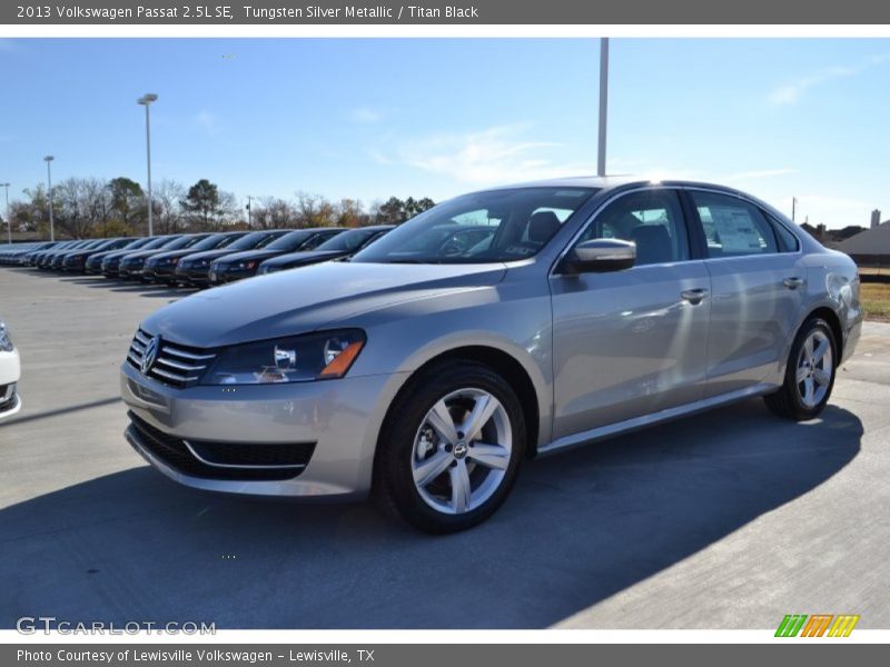 Tungsten Silver Metallic / Titan Black 2013 Volkswagen Passat 2.5L SE