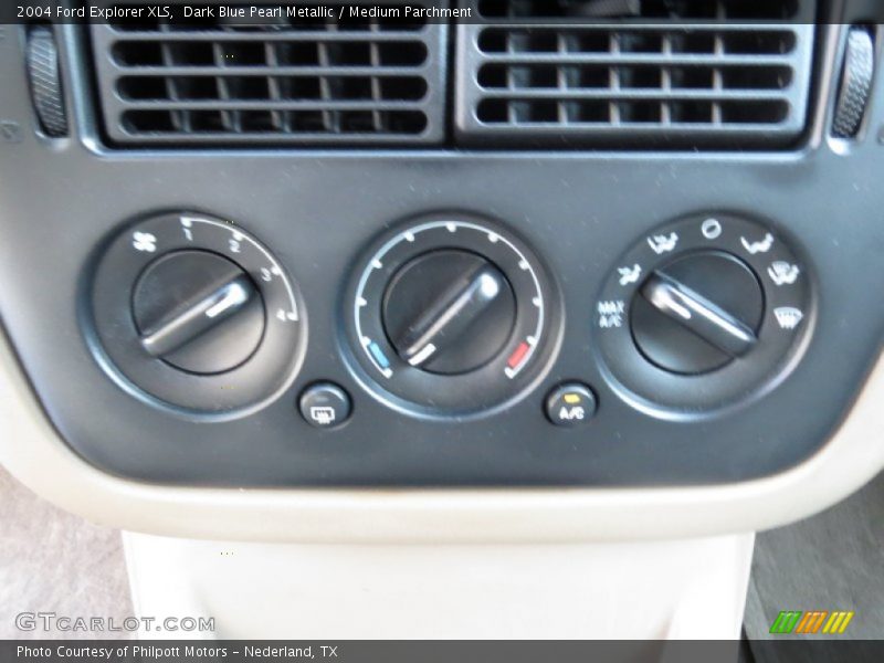 Dark Blue Pearl Metallic / Medium Parchment 2004 Ford Explorer XLS