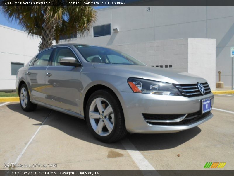 Tungsten Silver Metallic / Titan Black 2013 Volkswagen Passat 2.5L SE