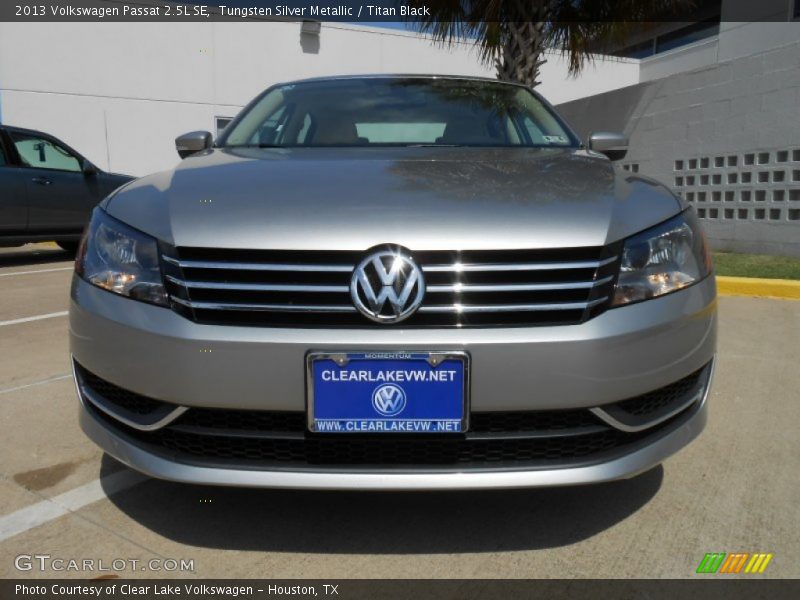 Tungsten Silver Metallic / Titan Black 2013 Volkswagen Passat 2.5L SE