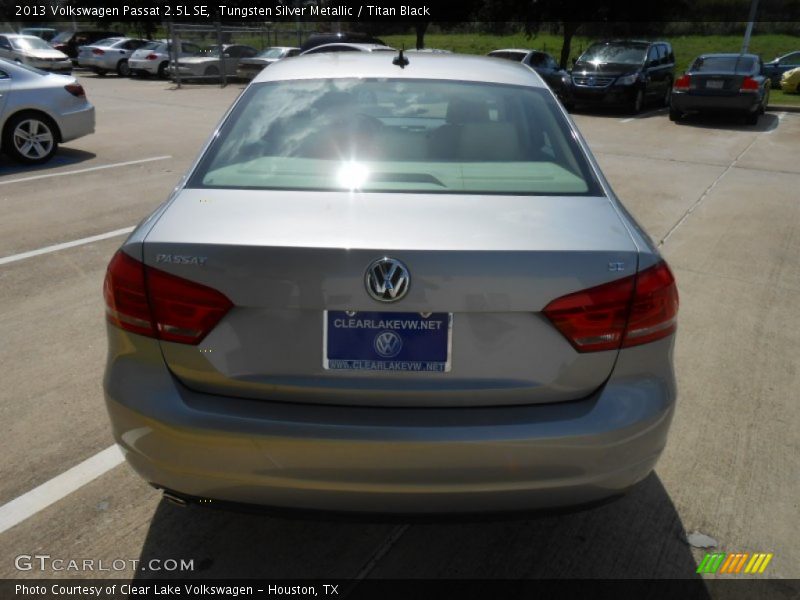 Tungsten Silver Metallic / Titan Black 2013 Volkswagen Passat 2.5L SE