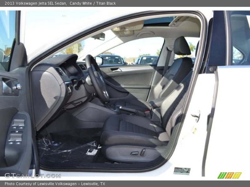 Candy White / Titan Black 2013 Volkswagen Jetta SEL Sedan