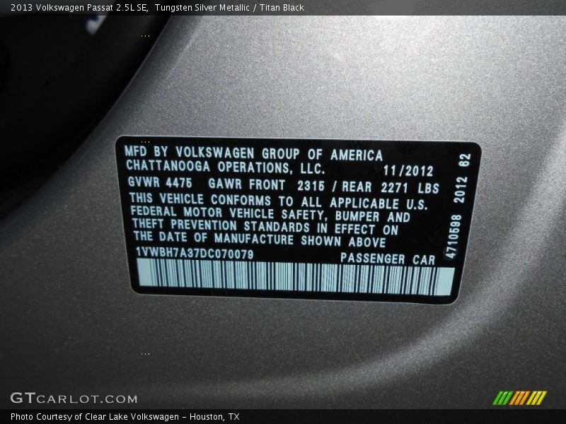 Tungsten Silver Metallic / Titan Black 2013 Volkswagen Passat 2.5L SE