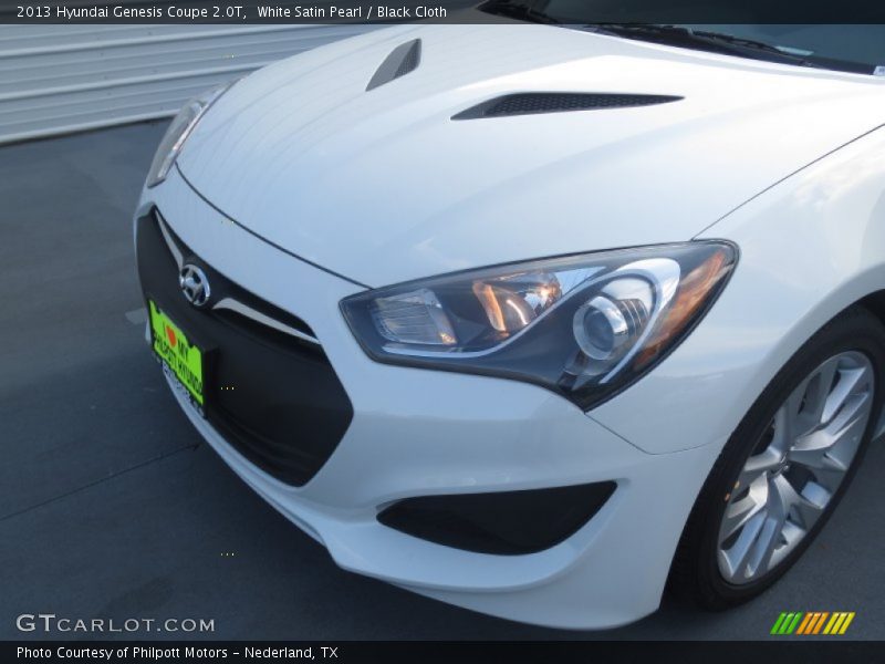 White Satin Pearl / Black Cloth 2013 Hyundai Genesis Coupe 2.0T