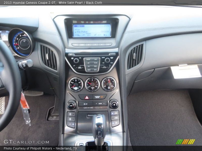 White Satin Pearl / Black Cloth 2013 Hyundai Genesis Coupe 2.0T