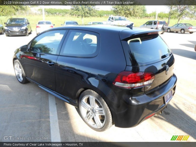 Deep Black Pearl Metallic / R Titan Black Leather 2012 Volkswagen Golf R 2 Door 4Motion