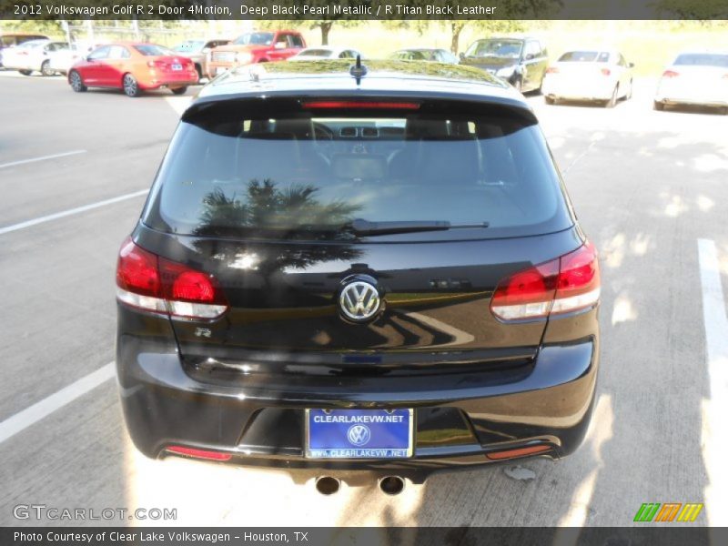 Deep Black Pearl Metallic / R Titan Black Leather 2012 Volkswagen Golf R 2 Door 4Motion
