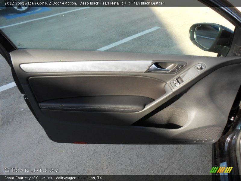 Deep Black Pearl Metallic / R Titan Black Leather 2012 Volkswagen Golf R 2 Door 4Motion