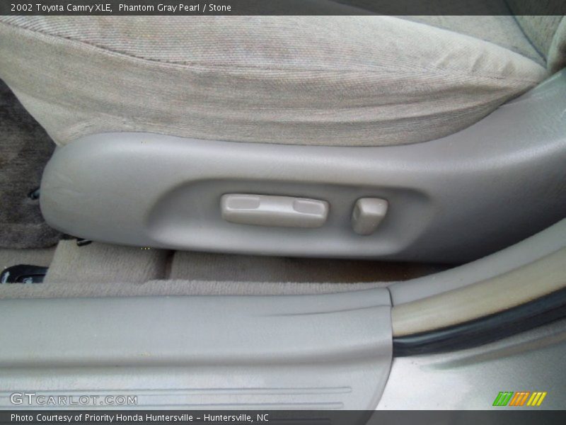 Phantom Gray Pearl / Stone 2002 Toyota Camry XLE