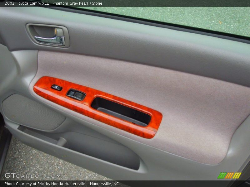 Phantom Gray Pearl / Stone 2002 Toyota Camry XLE