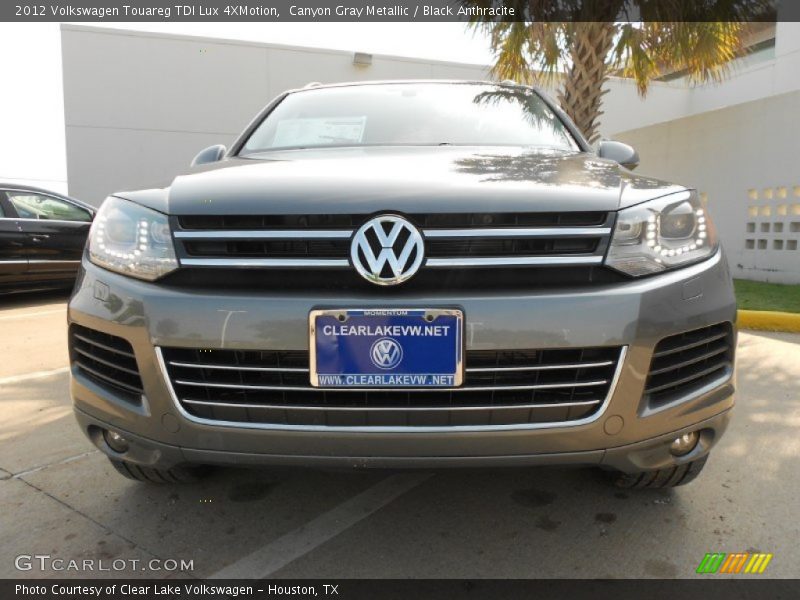 Canyon Gray Metallic / Black Anthracite 2012 Volkswagen Touareg TDI Lux 4XMotion